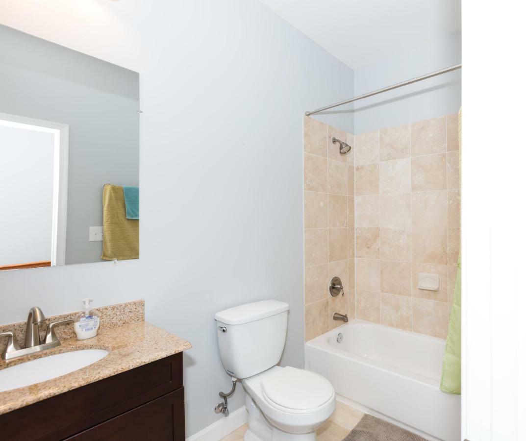 Steps To Convention Center, Downtown Dc, And Metro Station: Private And Comfortable Bedroom/Bathroom Washington Bagian luar foto