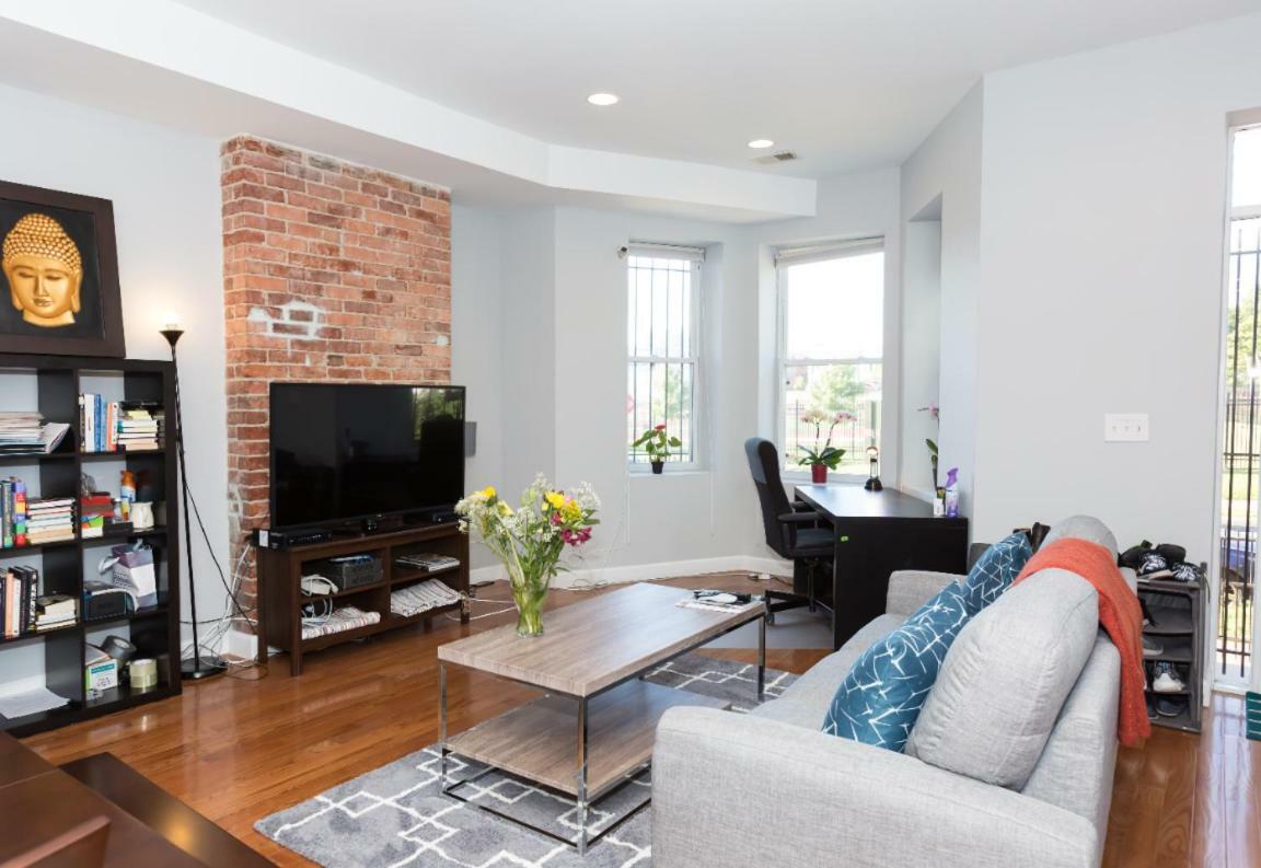 Steps To Convention Center, Downtown Dc, And Metro Station: Private And Comfortable Bedroom/Bathroom Washington Bagian luar foto